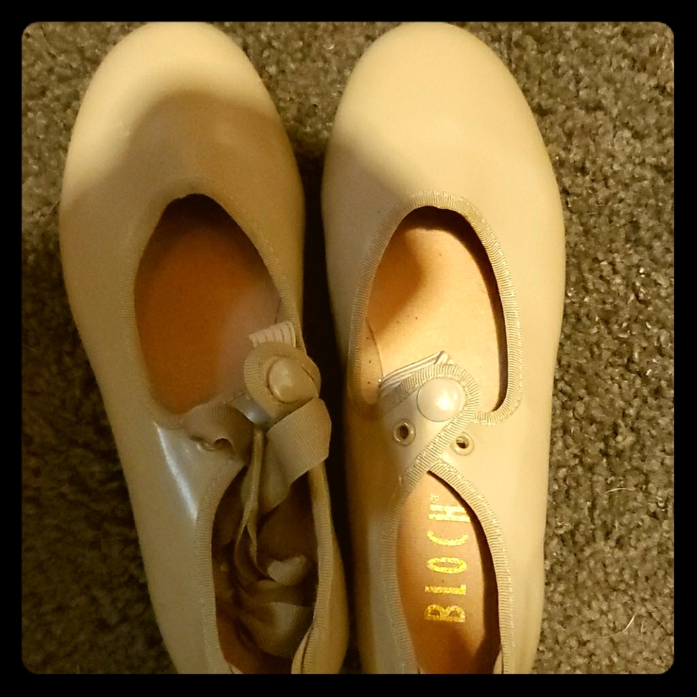 Tan tap shoes